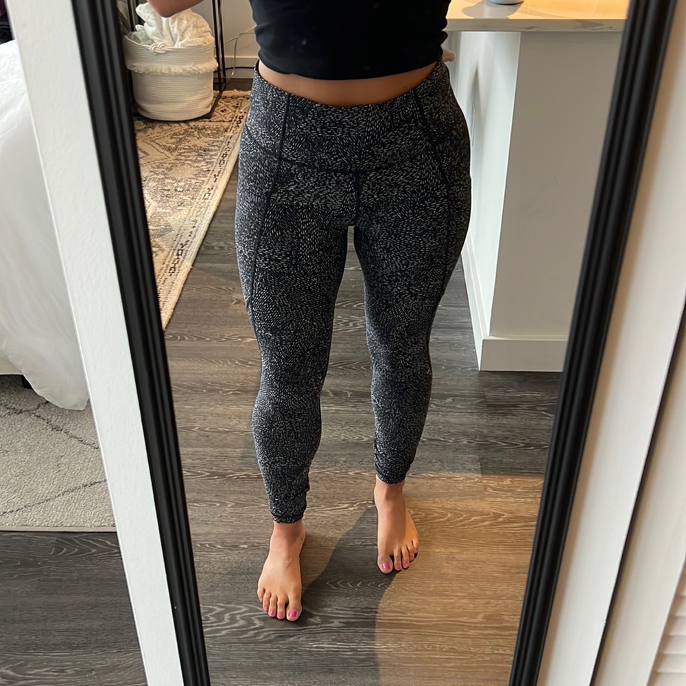 Athleta Salutation Stash Pocket Tight